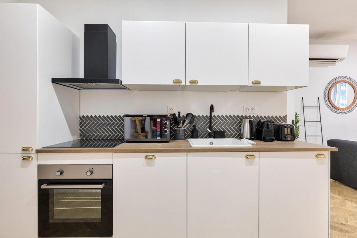 Appartement Familial Proche Arc De Triomphe - 8P ปารีส ภายนอก รูปภาพ